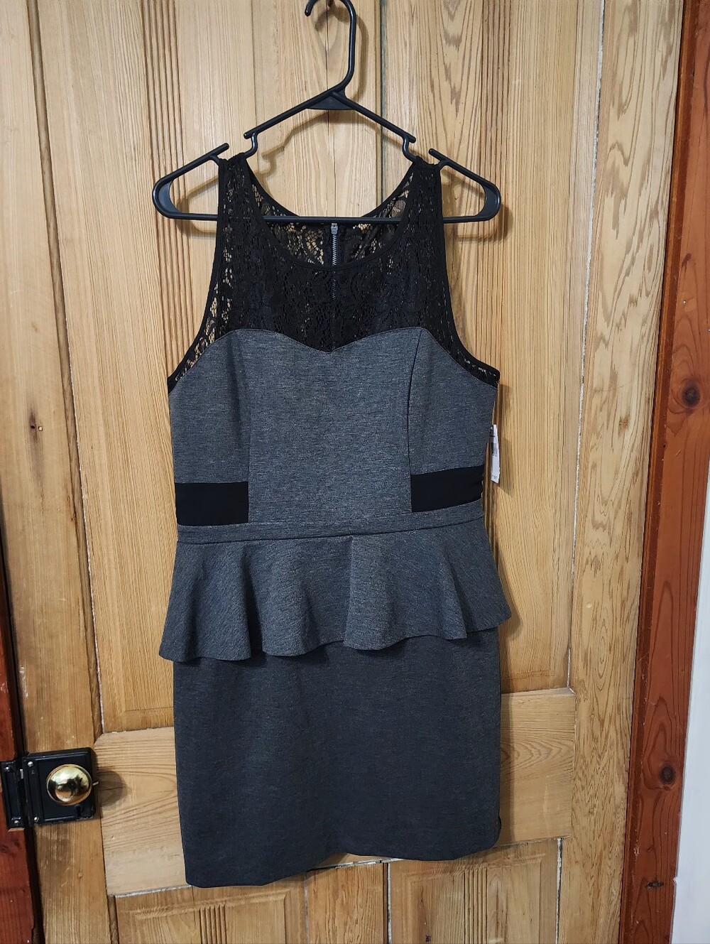 Kensie Gray Peplum Mini Dress with Black Lace Yoke, Large NWT - Picture 2 of 12